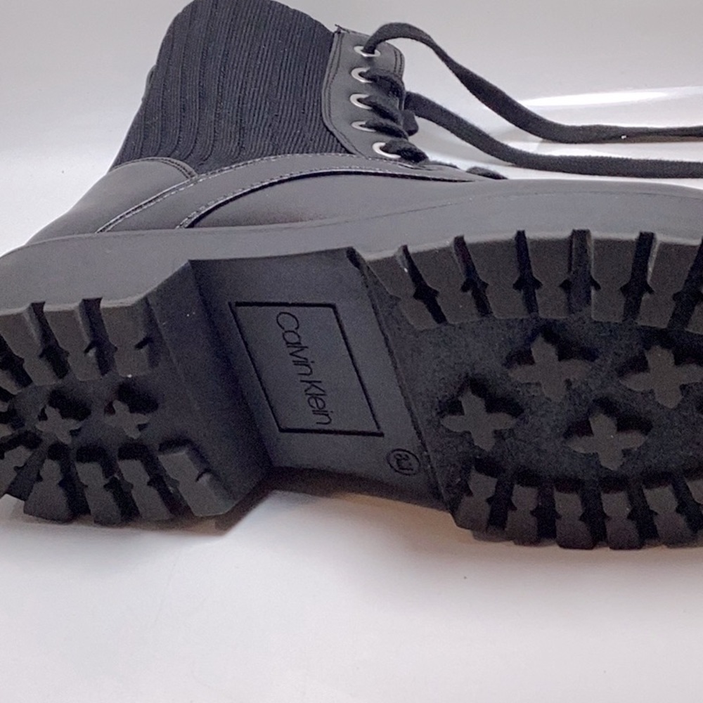 Calvin Klein Women’s Samica Lace Up Quilted Lug Combat Bootie Size 8M - Picture 5 of 6